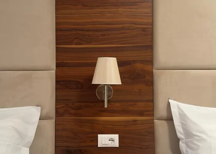 Agora Aparthotel 3* Тирана